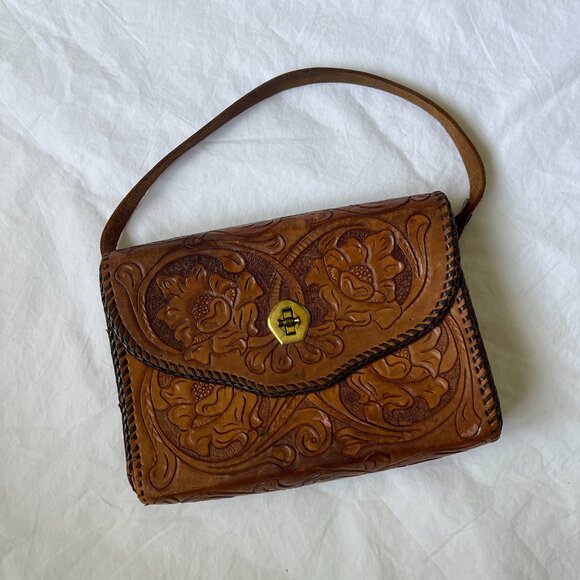 Vintage 1970s Hippie Boho hand tooled blossom leather bag - Picture 8 of 8
